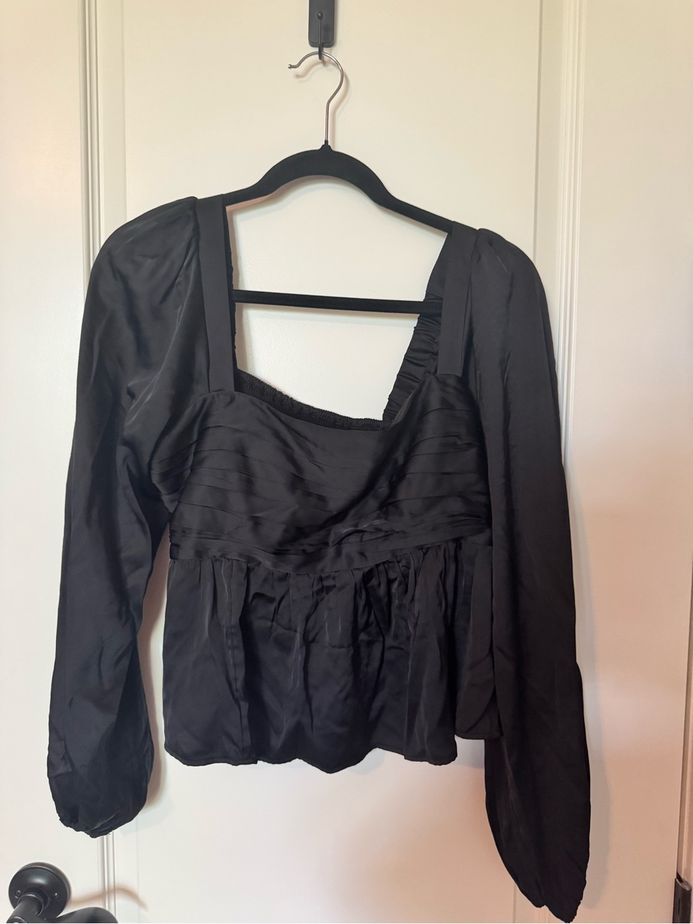 Abercrombie & Fitch Black Long-Sleeve Square Neck Peplum Blouse